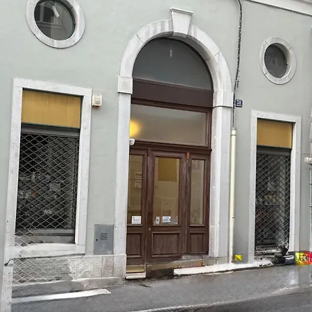 Apartment Maison Alma Trieste